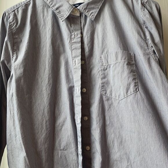 Gap Women shirts  - Picture 3 of 5